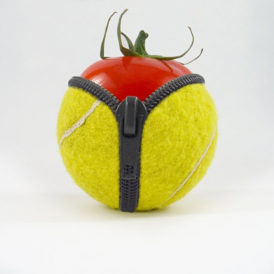 Tomate mit Ball Tomate mit Ball